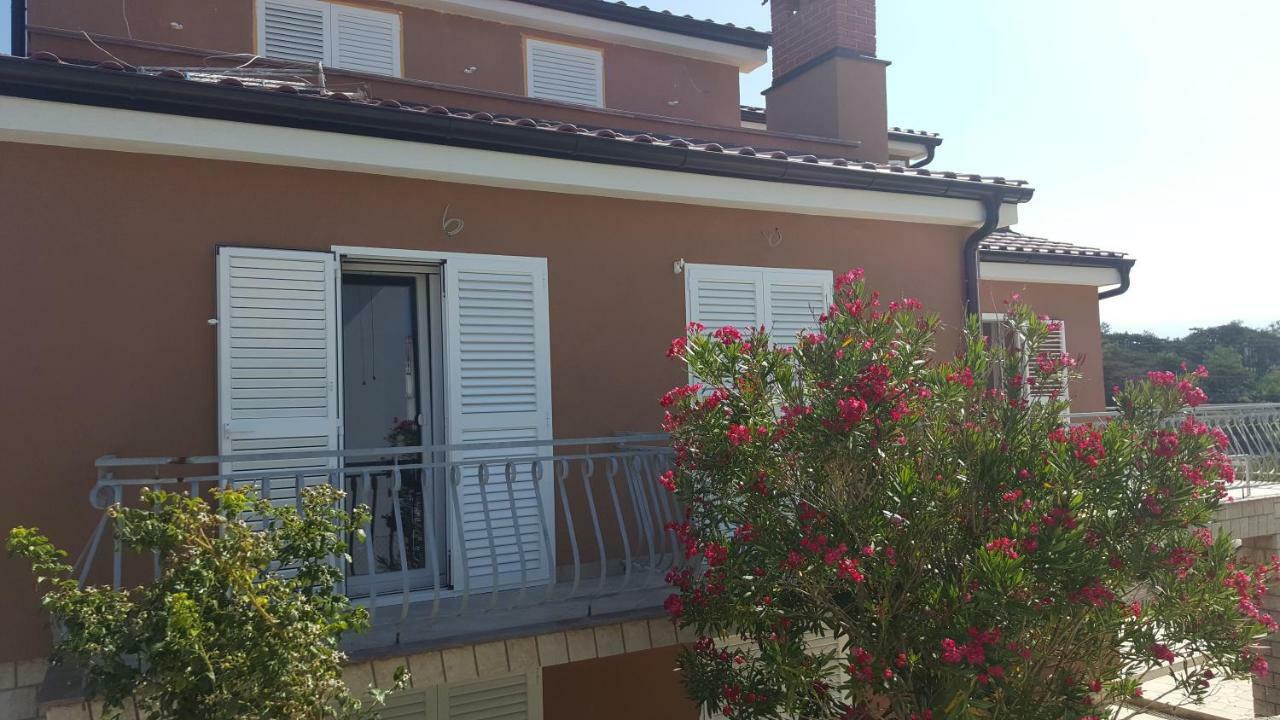 Apartments Mestrovic Lopar Exterior foto