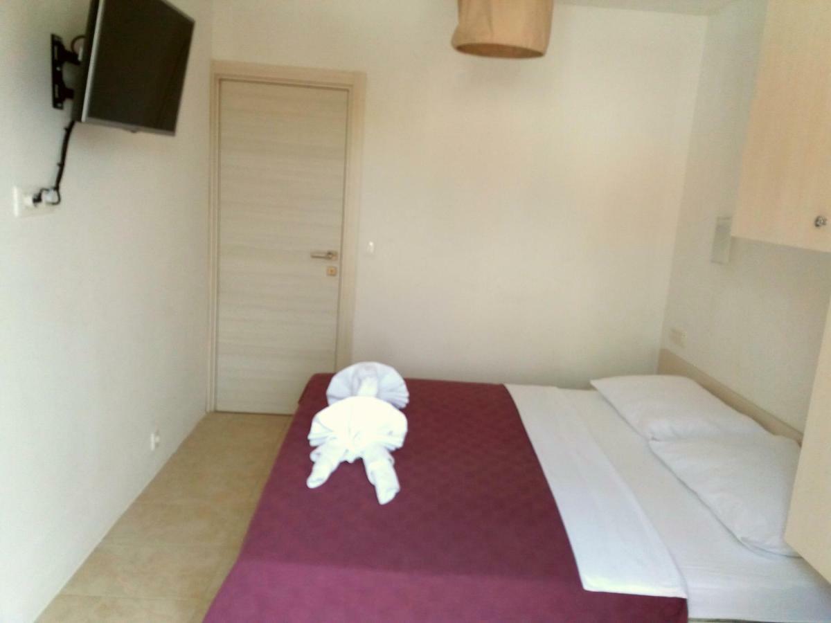 Apartments Mestrovic Lopar Exterior foto